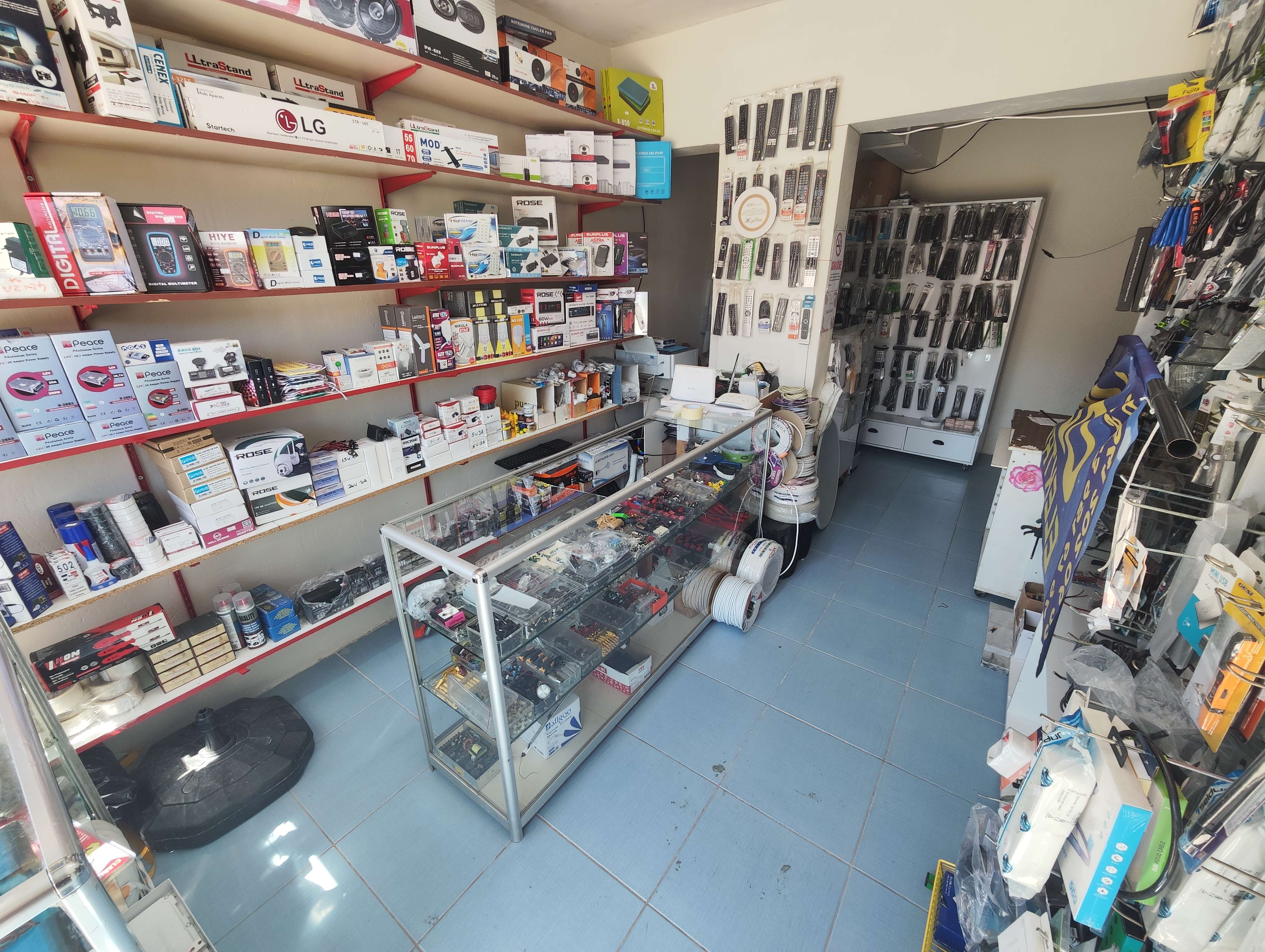 Özen Elektronik mağaza içi